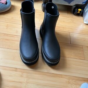 Hunter refined stitch boots